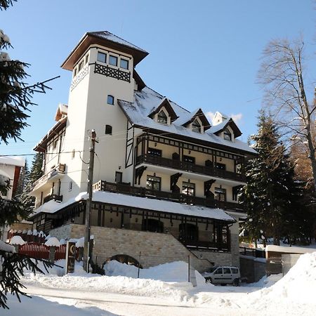 Hotel Foisorul Cu Flori Sinaia Kültér fotó