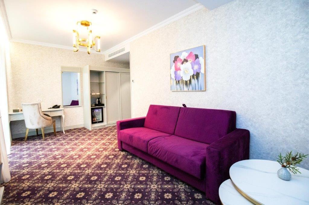 Hotel Foisorul Cu Flori Sinaia Kültér fotó