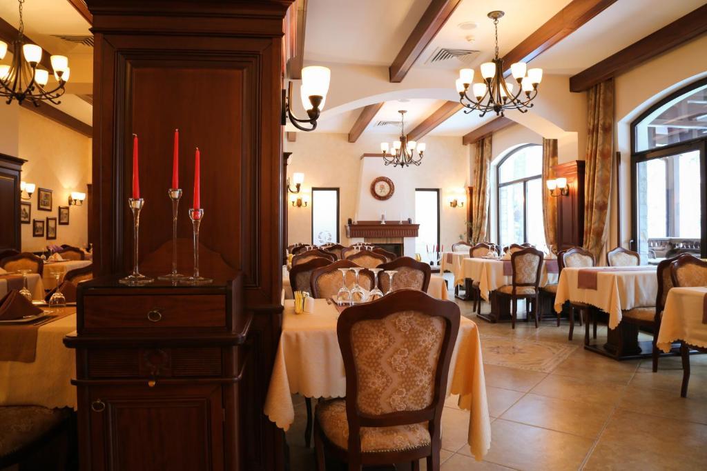 Hotel Foisorul Cu Flori Sinaia Kültér fotó