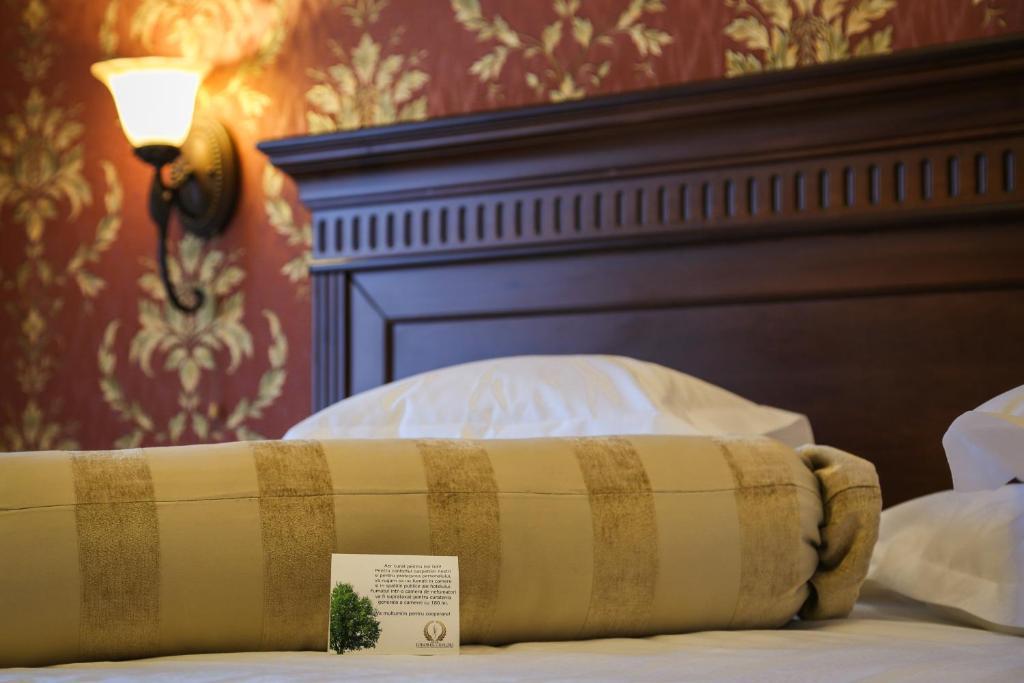 Hotel Foisorul Cu Flori Sinaia Kültér fotó