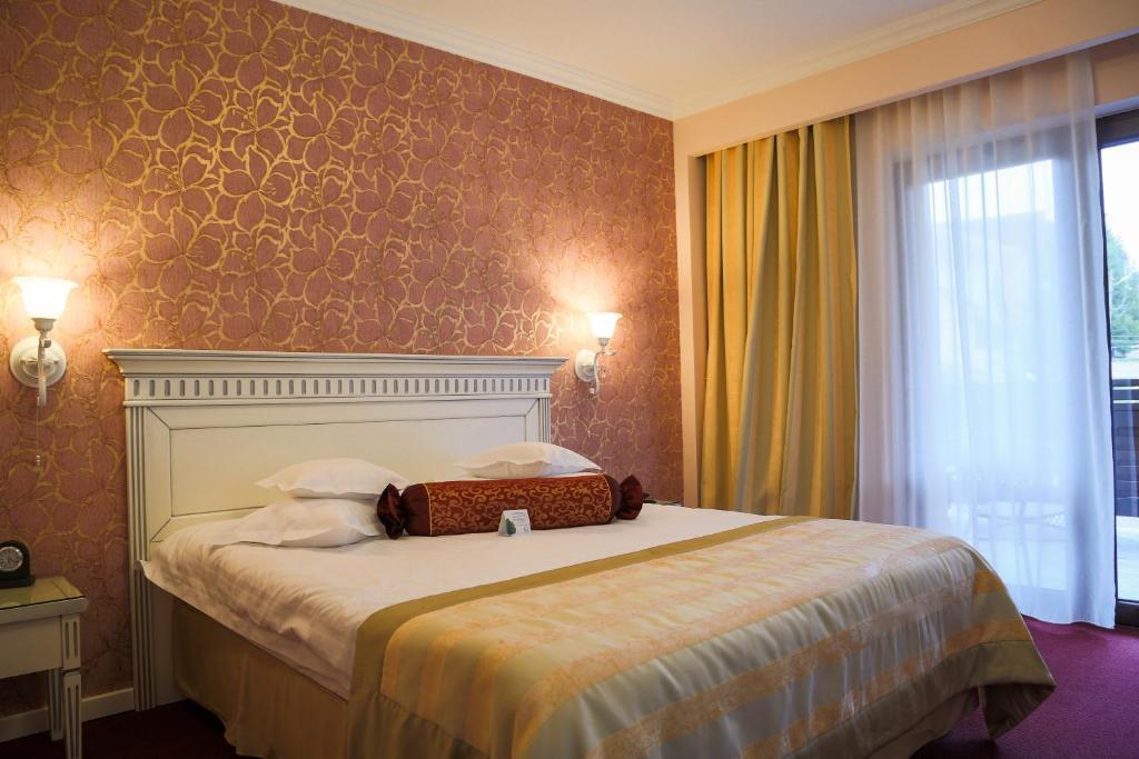 Hotel Foisorul Cu Flori Sinaia Szoba fotó