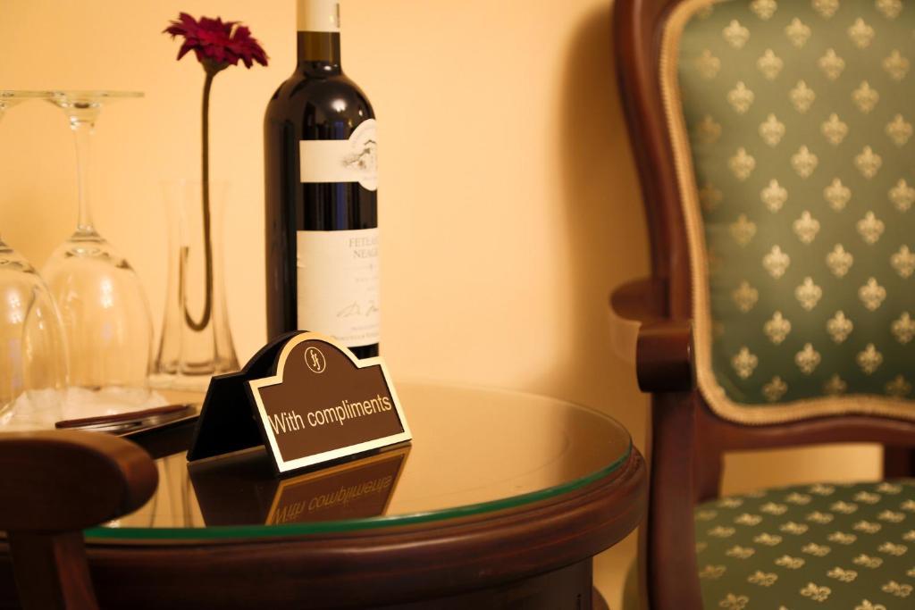 Hotel Foisorul Cu Flori Sinaia Kültér fotó